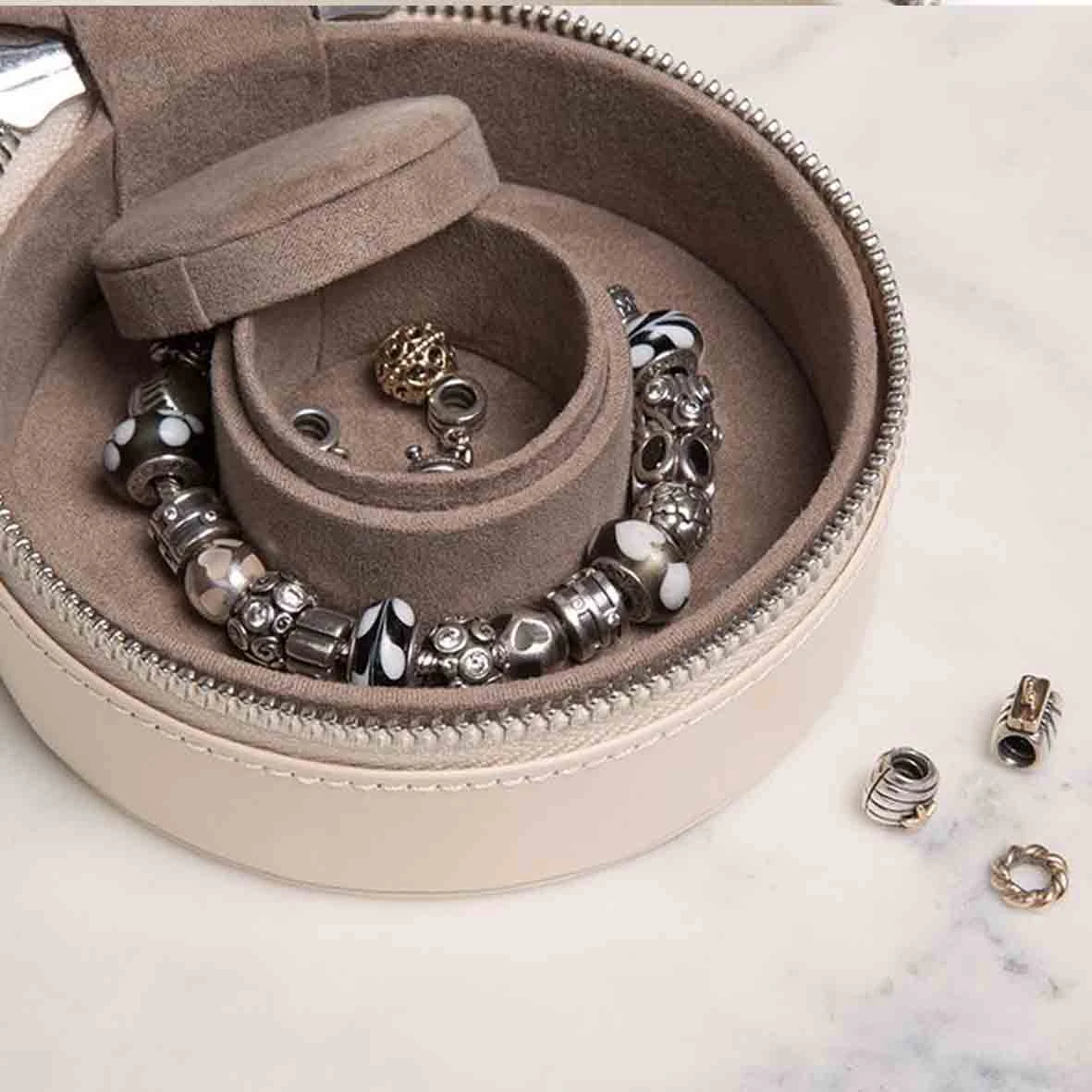 Boîte à Bijoux Wolf 1834 - SOPHIA ROUND ZIP CASE - Jade - 392330 5 Boîte à Bijoux Wolf 1834 - SOPHIA ROUND ZIP CASE - Jade - 392330 – Image 3