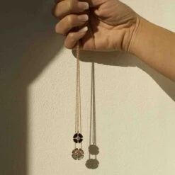 Collier Pétales Diamants Et Onyx 0.31 Ct Julia - KGCF-673R-ONYX -Accessoires De Mode ori collier petales diamants et onyx 0 31 ct julia kgcf 673r onyx 40123 55009