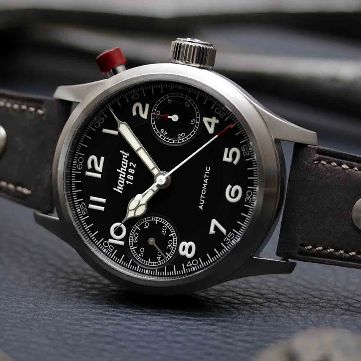 Montre Hanhart Pioneer Monoscope Automatique Diamètre 45 Mm- 732.210-0210 6 Montre Hanhart Pioneer Monoscope Automatique Diamètre 45 Mm- 732.210-0210 – Image 4