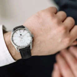 Montre Lip Himalaya - Homme - Cadran Argent- 40 Mm - Acier Inoxydable - 671240 -Accessoires De Mode ori montre lip himalaya homme cadran argent 40 mm acier inoxydable 671240 31340 37556